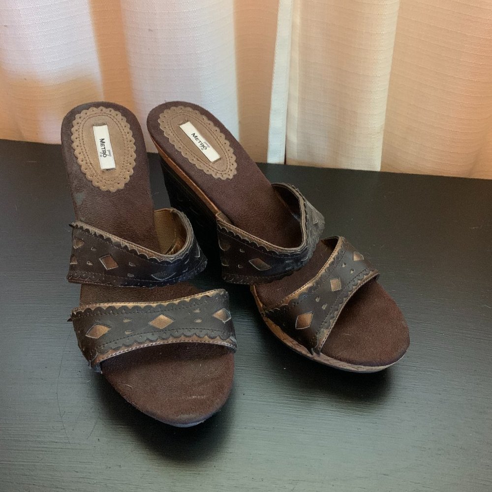 Metro 7 Brown Sparkle Cork Wedge Sandals
